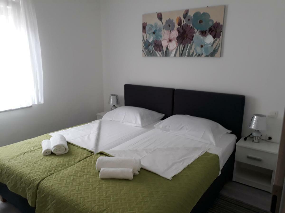 Apartments Roko 코스트레나 외부 사진